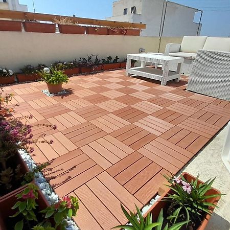Ramzam - Spacious & Modern 3 Bedroom Apartment With Roof Terrace Марсаскала Экстерьер фото